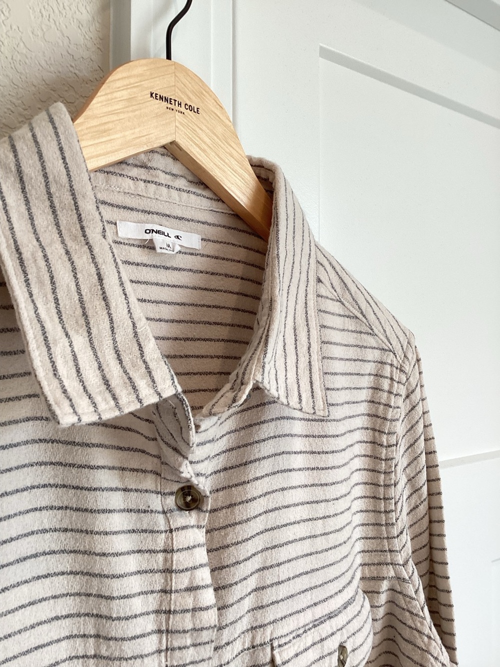 🌊O’Neill Women’s Long Sleeve Collared Button Down Shirt New Medium Gray Striped - Picture 4 of 11